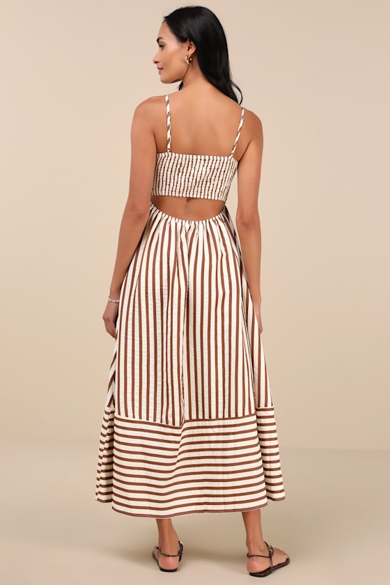 Exceptionally Pristine Green and Cream Striped Cutout Midi Dress