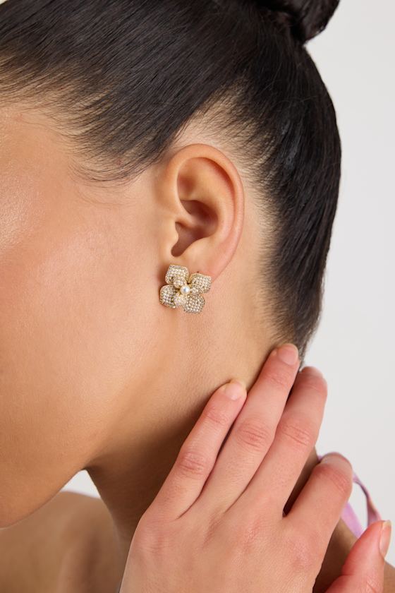 Moxie 14KT Gold Pearl Flower Stud Earrings