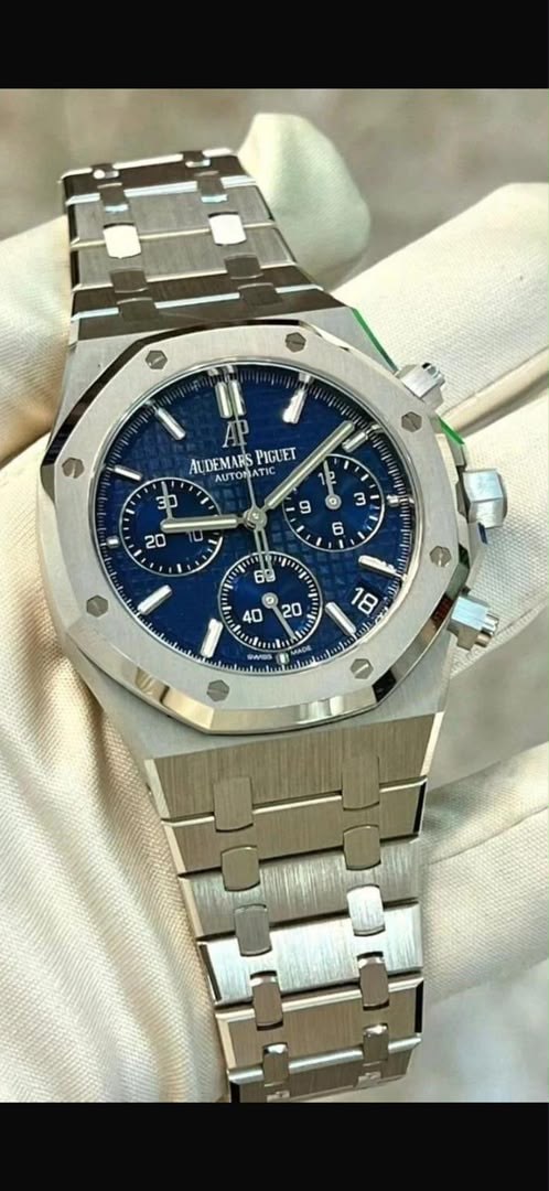 26239BC Limited Edition in Platinum and Electric Blue